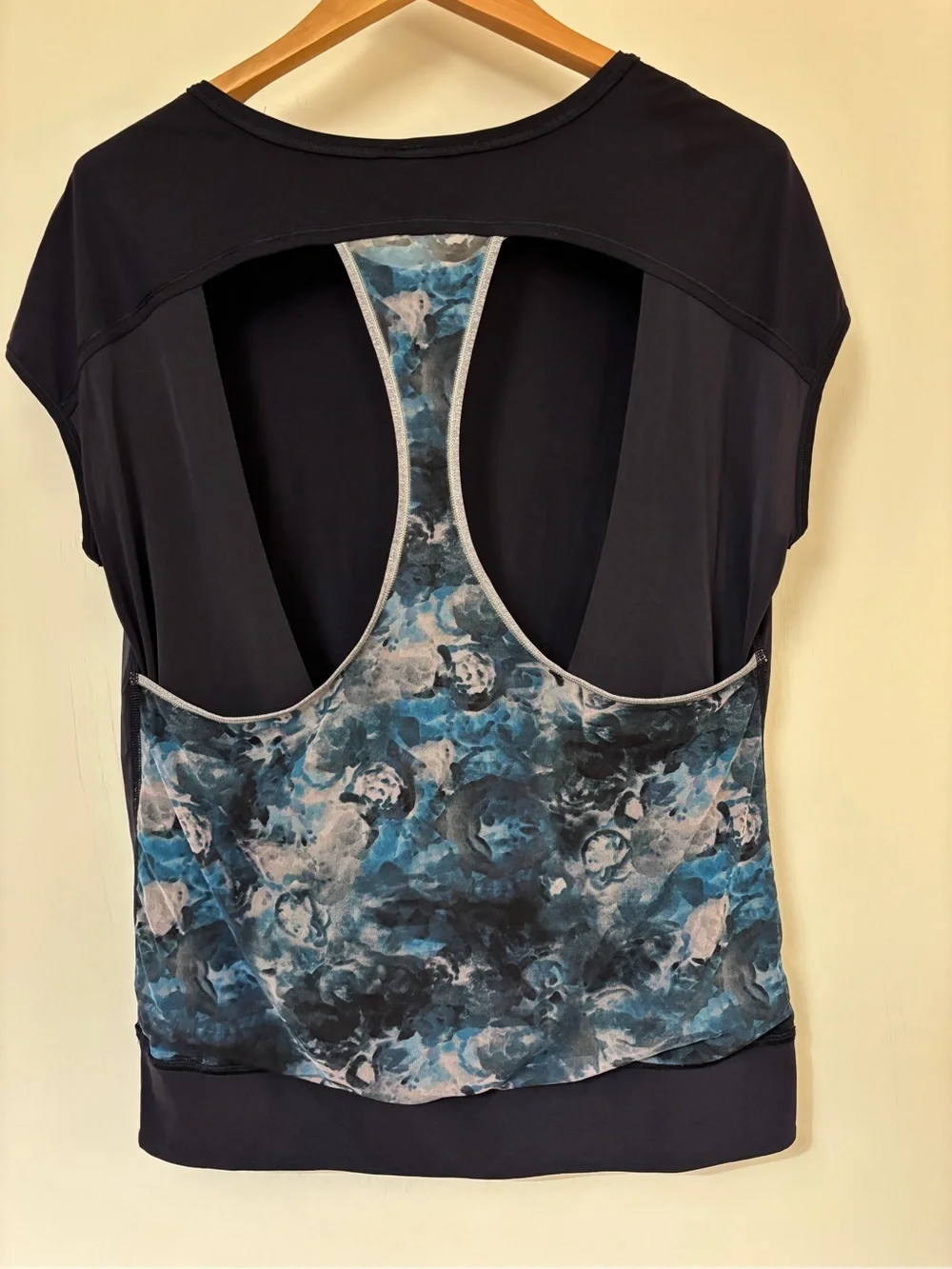lululemon Racerback Tee Size 6 If You’re Lucky Short Sleeve Mesh Floral Athletic